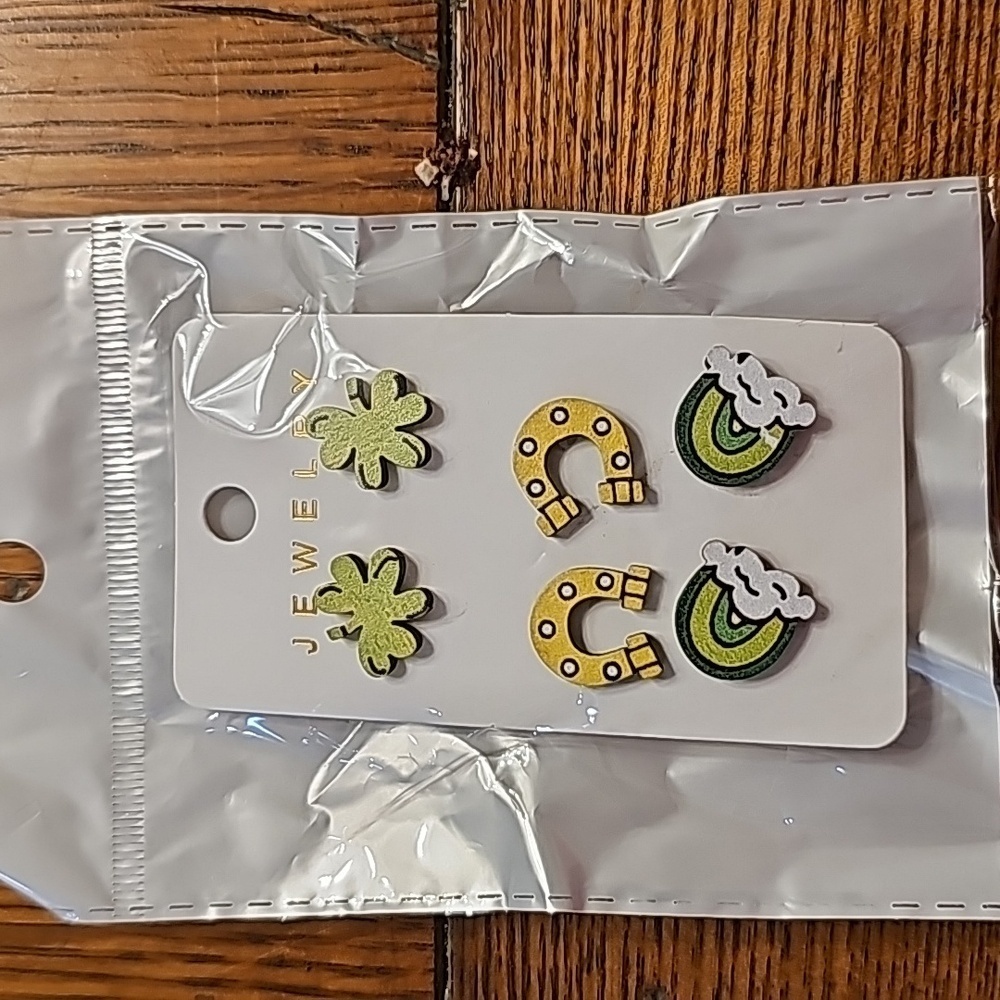 3 pairs of st patricks day stud earrings